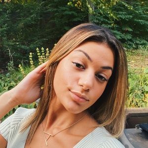 Meet your Posher, Alana